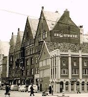 Ein Bild, das drauen, Gebude, Fenster, Haus enthlt.

Automatisch generierte Beschreibung
